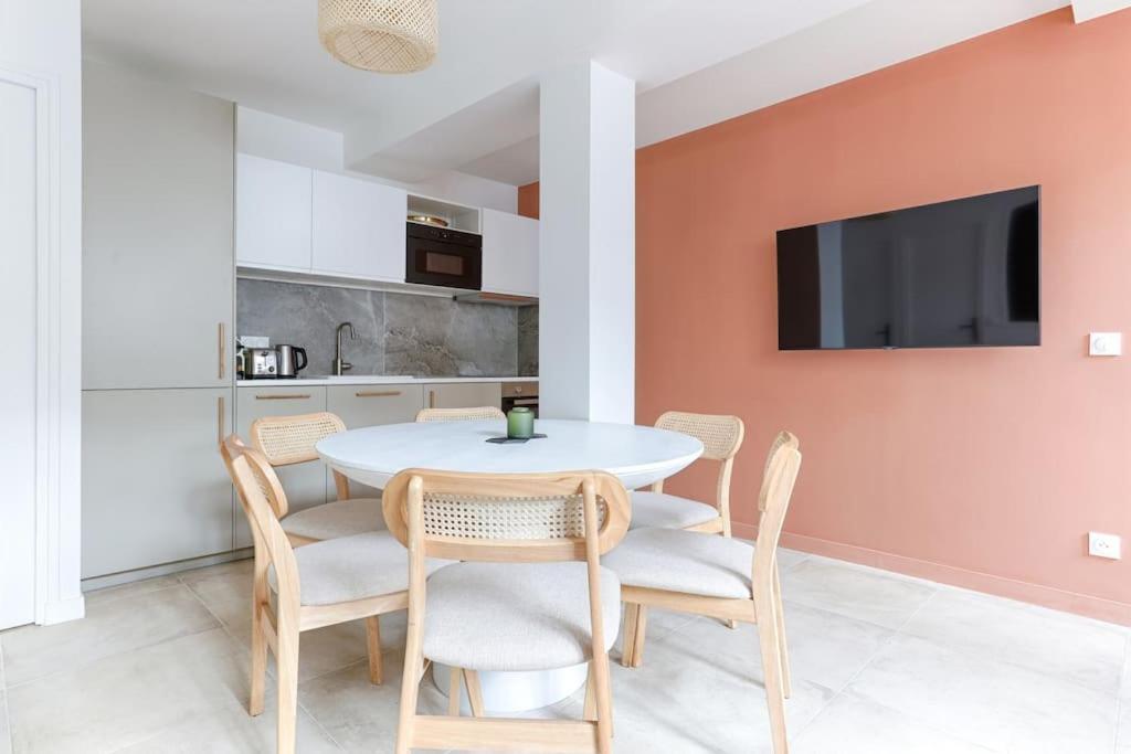 パリMykeypers - Chic & Elegant Flat 2Br/6P- Republiqueアパートメント エクステリア 写真